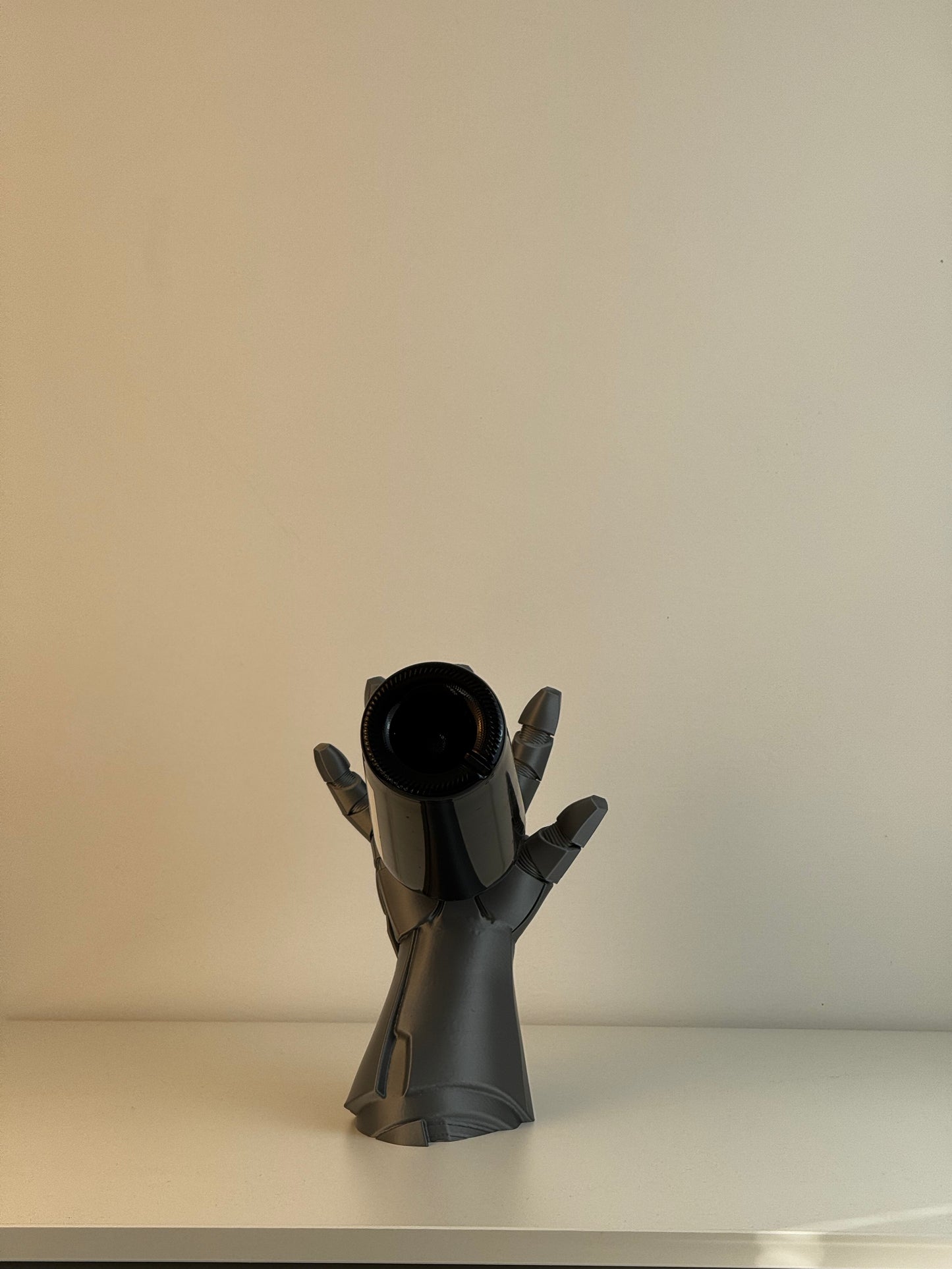 Iron Man : Wine Holder