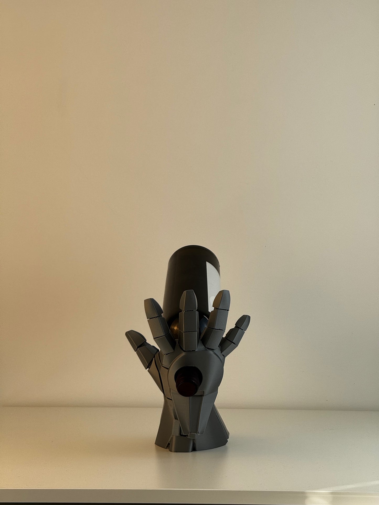 Iron Man : Wine Holder